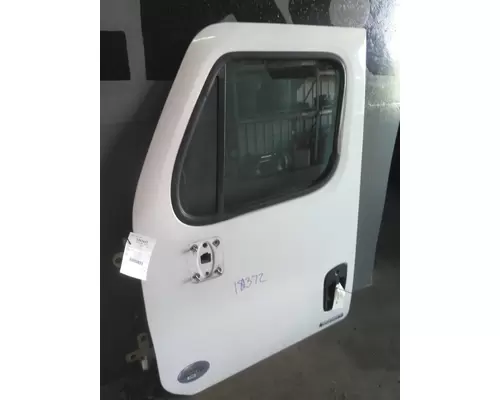 FREIGHTLINER CASCADIA 2018-2025 DOOR ASSEMBLY, FRONT