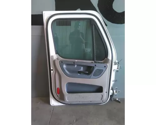 FREIGHTLINER CASCADIA 2018-2025 DOOR ASSEMBLY, FRONT