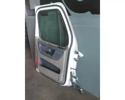 FREIGHTLINER CASCADIA 2018-2025 DOOR ASSEMBLY, FRONT