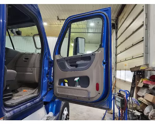 FREIGHTLINER CASCADIA 2018-2025 DOOR ASSEMBLY, FRONT