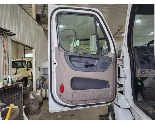 FREIGHTLINER CASCADIA 2018-2025 DOOR ASSEMBLY, FRONT