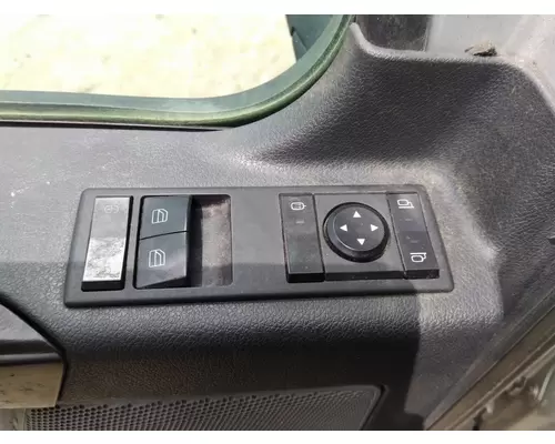 FREIGHTLINER CASCADIA 2018-2025 DOOR ASSEMBLY, FRONT