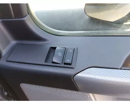 FREIGHTLINER CASCADIA 2018-2025 DOOR ASSEMBLY, FRONT