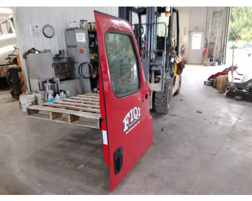 FREIGHTLINER CASCADIA 2018-2025 DOOR ASSEMBLY, FRONT
