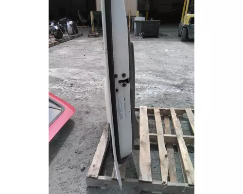 FREIGHTLINER CASCADIA 2018-2025 DOOR ASSEMBLY, FRONT