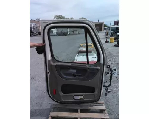 FREIGHTLINER CASCADIA 2018-2025 DOOR ASSEMBLY, FRONT