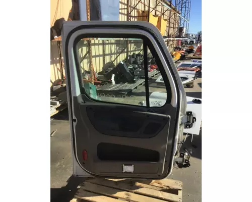 FREIGHTLINER CASCADIA 2018-2025 DOOR ASSEMBLY, FRONT