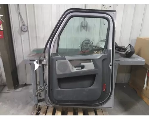 FREIGHTLINER CASCADIA 2018-2025 DOOR ASSEMBLY, FRONT