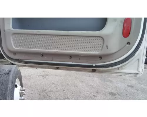 FREIGHTLINER CASCADIA 2018-2025 DOOR ASSEMBLY, FRONT