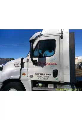 FREIGHTLINER CASCADIA 2018-2025 DOOR ASSEMBLY, FRONT