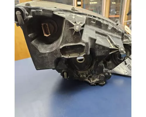 FREIGHTLINER CASCADIA 2018-2025 HEADLAMP ASSEMBLY