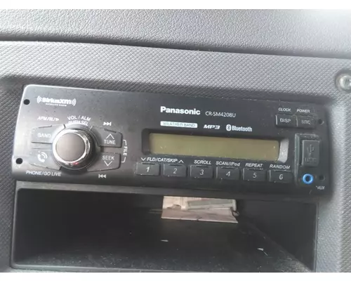 FREIGHTLINER CASCADIA EVOLUTION RADIO AMFMBLUETOOTH