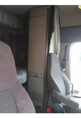 FREIGHTLINER CASCADIA EVOLUTION SLEEPER CLOSET