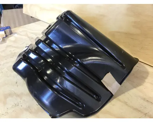 FREIGHTLINER CASCADIA  FENDER-INNER
