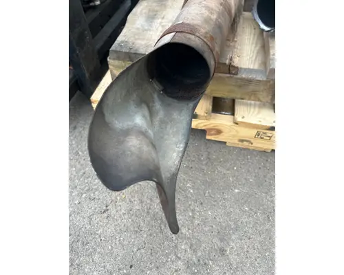 FREIGHTLINER CASCADIA 801 Exhaust Pipes