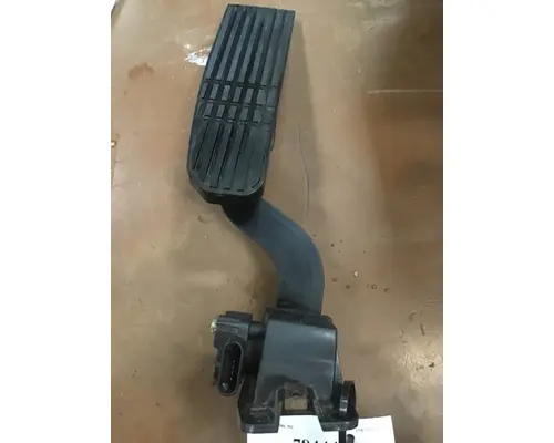 FREIGHTLINER CASCADIA Accelerator Parts