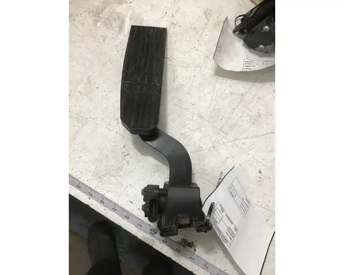 FREIGHTLINER CASCADIA Accelerator Parts