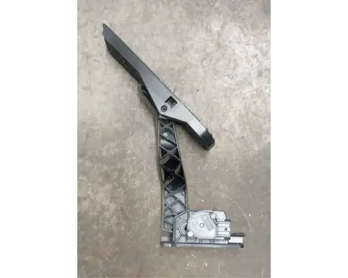 FREIGHTLINER CASCADIA Accelerator Parts