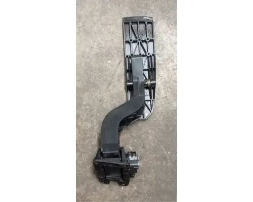 FREIGHTLINER CASCADIA Accelerator Parts