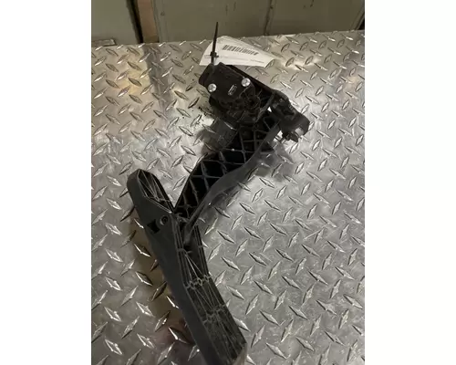 FREIGHTLINER CASCADIA Accelerator Parts