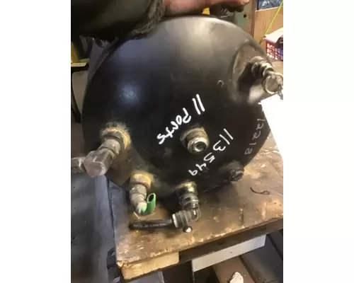 FREIGHTLINER CASCADIA Air Tanks and Brackets