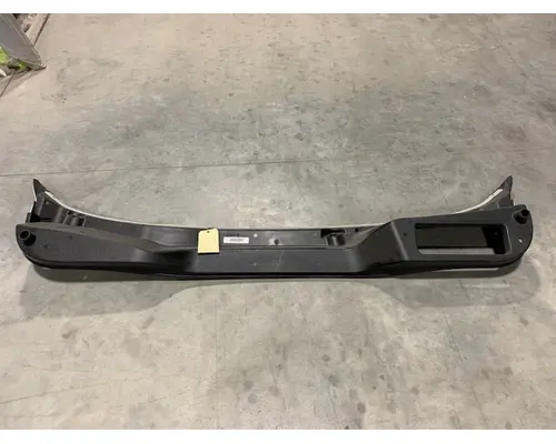 FREIGHTLINER CASCADIA BODY PARTS