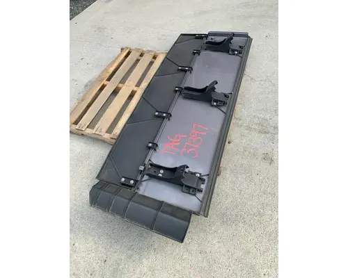FREIGHTLINER CASCADIA BODY PARTS