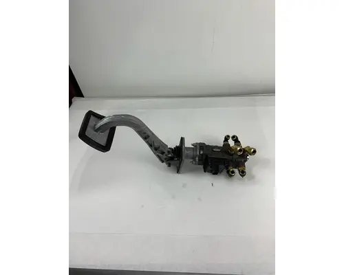FREIGHTLINER CASCADIA BRAKECLUTCH PEDAL