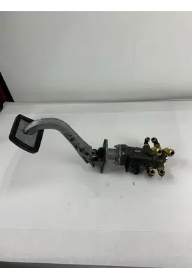 FREIGHTLINER CASCADIA BRAKE/CLUTCH PEDAL