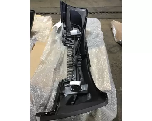 FREIGHTLINER CASCADIA BUMPER ASSEMBLY, FRONT