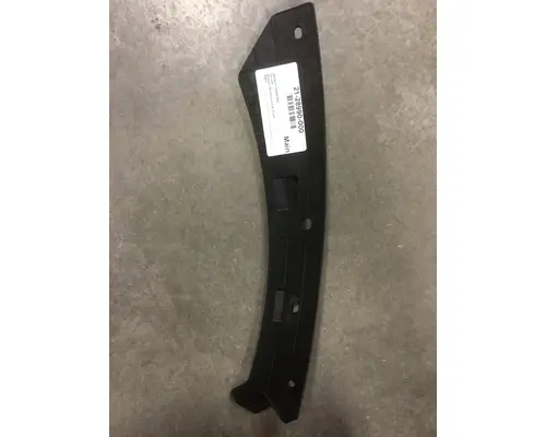 FREIGHTLINER CASCADIA BUMPER CENTER