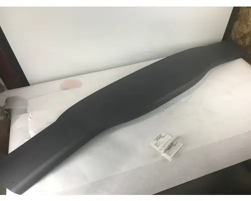 FREIGHTLINER CASCADIA BUMPER CENTER