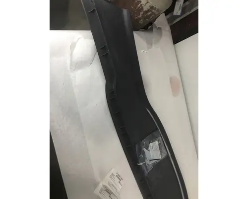 FREIGHTLINER CASCADIA BUMPER CENTER