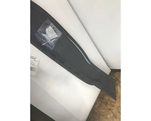 FREIGHTLINER CASCADIA BUMPER CENTER