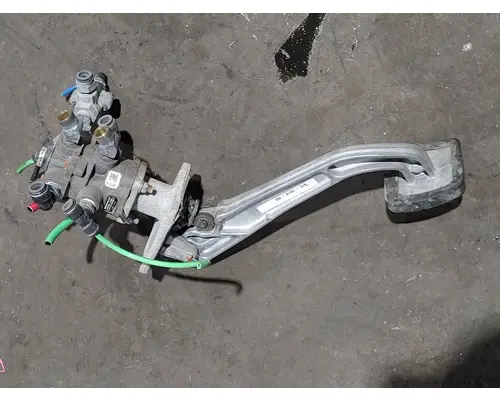 FREIGHTLINER CASCADIA BrakeClutch Pedal Box