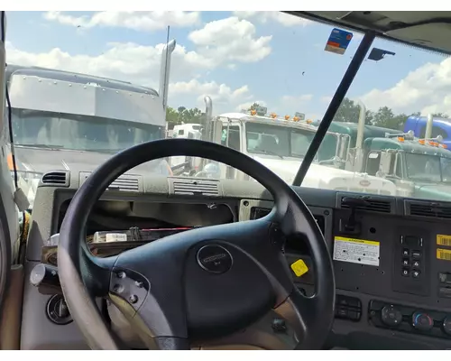 FREIGHTLINER CASCADIA CAB CLIP