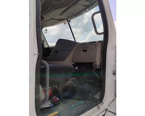 FREIGHTLINER CASCADIA CAB CLIP