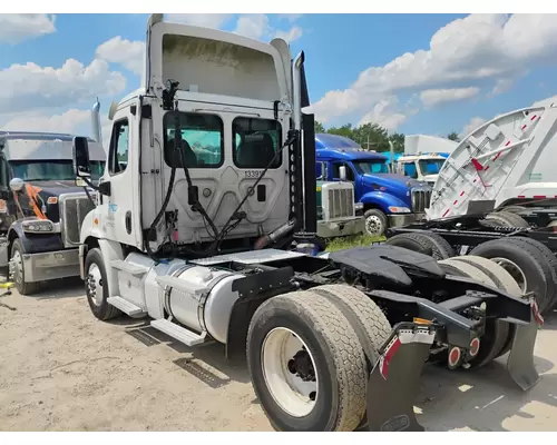 FREIGHTLINER CASCADIA CAB CLIP