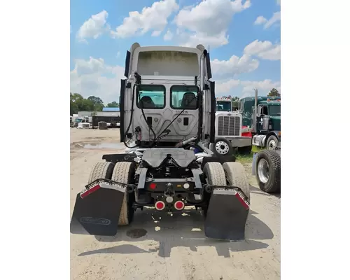 FREIGHTLINER CASCADIA CAB CLIP