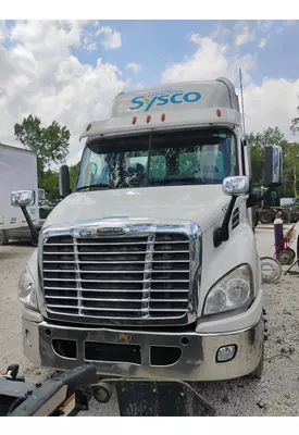 FREIGHTLINER CASCADIA CAB CLIP