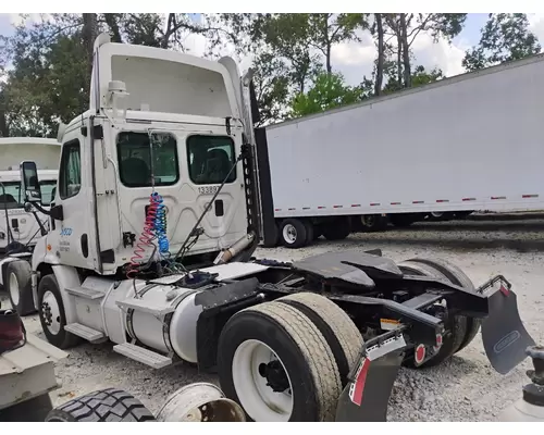 FREIGHTLINER CASCADIA CAB CLIP