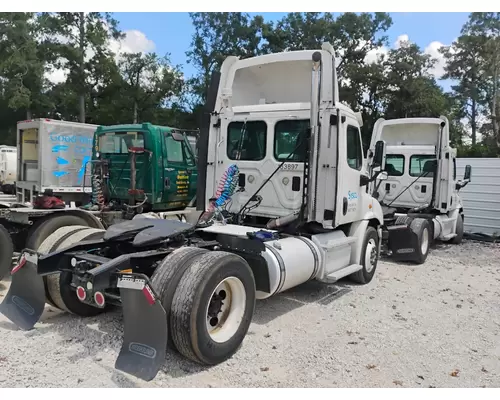 FREIGHTLINER CASCADIA CAB CLIP