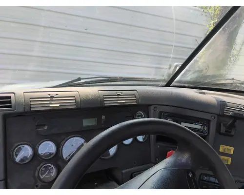 FREIGHTLINER CASCADIA CAB CLIP