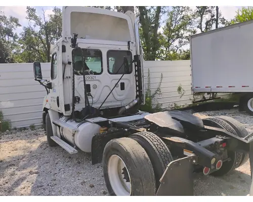 FREIGHTLINER CASCADIA CAB CLIP