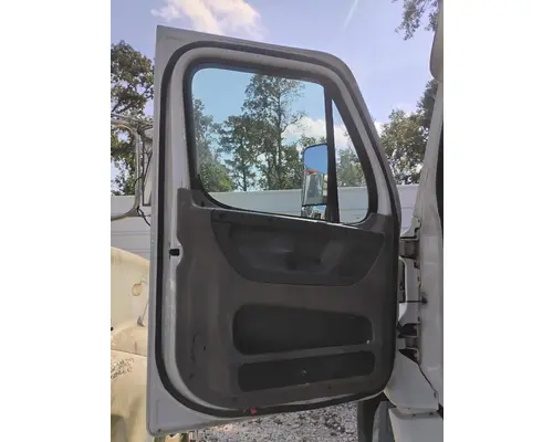 FREIGHTLINER CASCADIA CAB CLIP