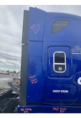 FREIGHTLINER CASCADIA CAB EXTENDER