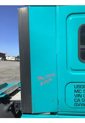 FREIGHTLINER CASCADIA CAB EXTENDER