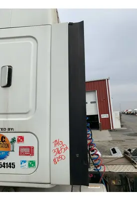 FREIGHTLINER CASCADIA CAB EXTENDER