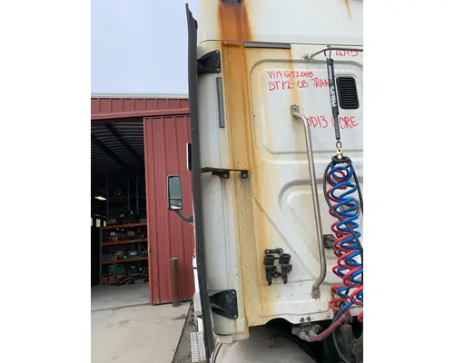 FREIGHTLINER CASCADIA CAB EXTENDER