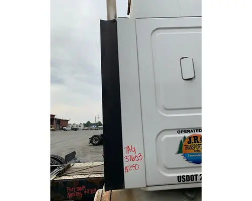 FREIGHTLINER CASCADIA CAB EXTENDER